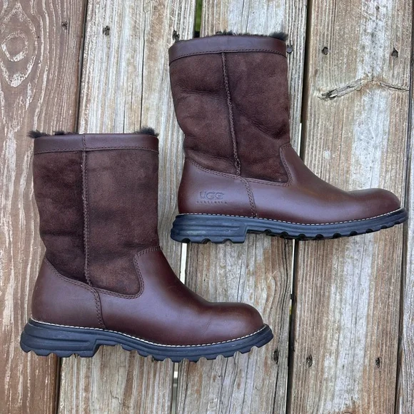 Ugg Brooks Brown Leather Shearling Lined Mid Rise Boots Women's Size 7 - Picture 2 of 8